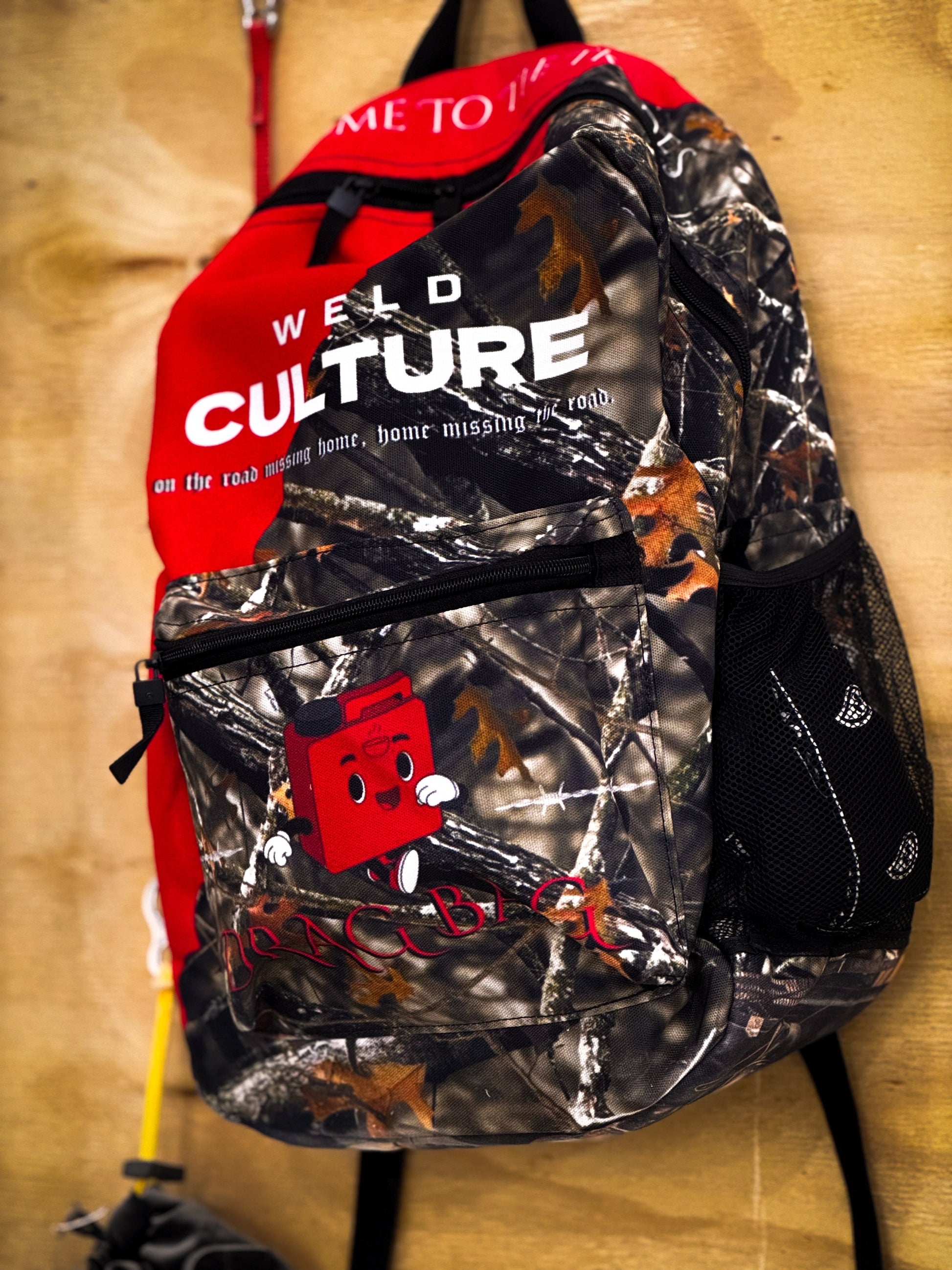 RED CAMO SPLIT DRAGBAG.